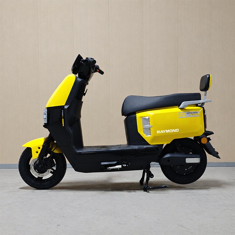 ZhengTu yellow modern electric scooter 800W 72V20AH tubeless tire front disc rear drum brake CKD wholesale export